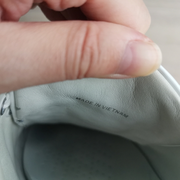 Prada men sneaker size 9 but fits us 10-10.5 - Picture 3 of 7